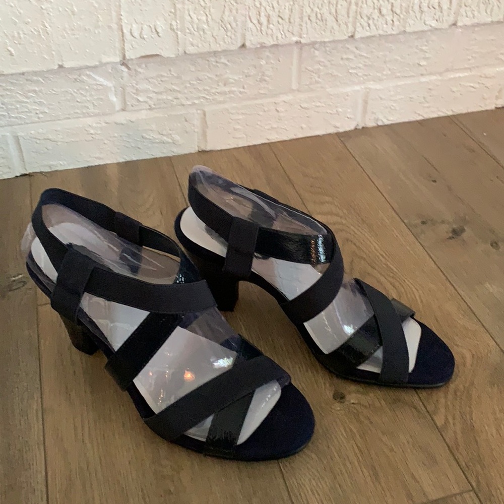 Aerosoles navy shoes